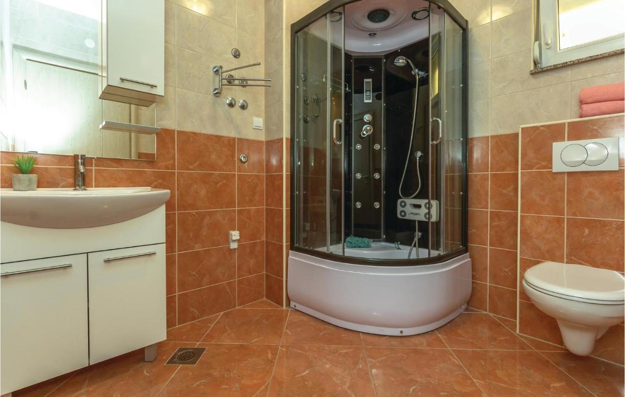Amazing Apartment In Krvavica With Wifi Exterior foto